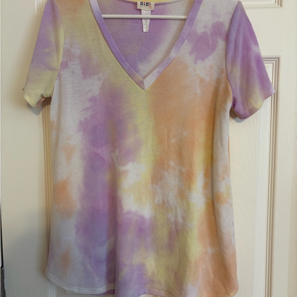 ✨3/$10✨ BiBi Purple and Orange Short Sleeve Tee